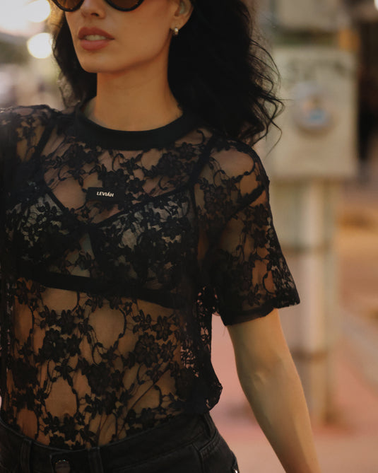 ROMANTIC T-SHIRT BLACK - LEVIÁH